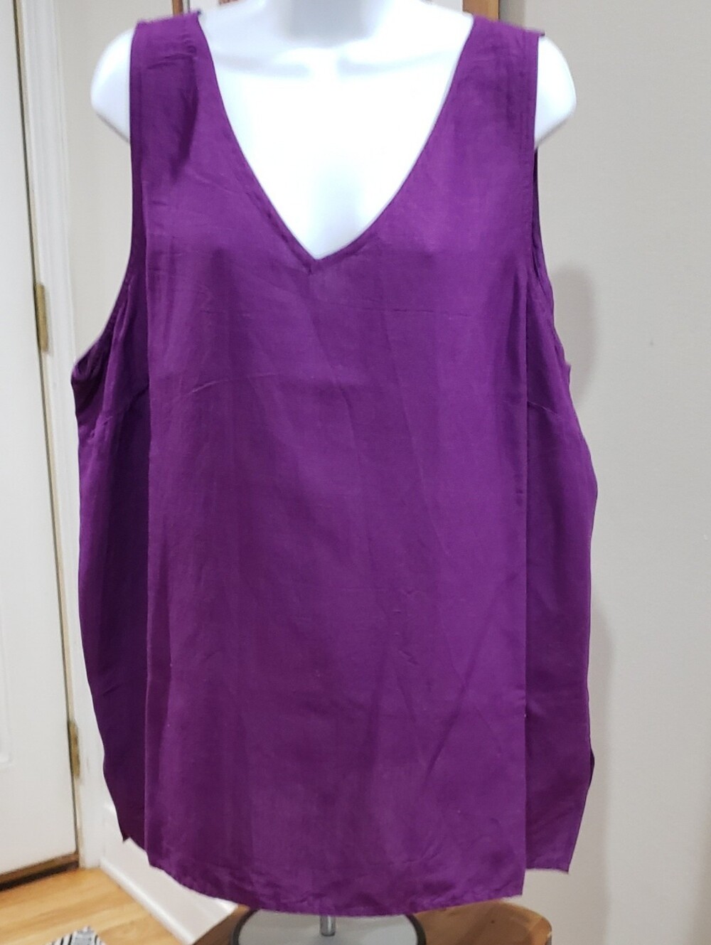 Avenue, Vibrant Purple V-Neck Women's Tank Top, NWOT, Size  22-24